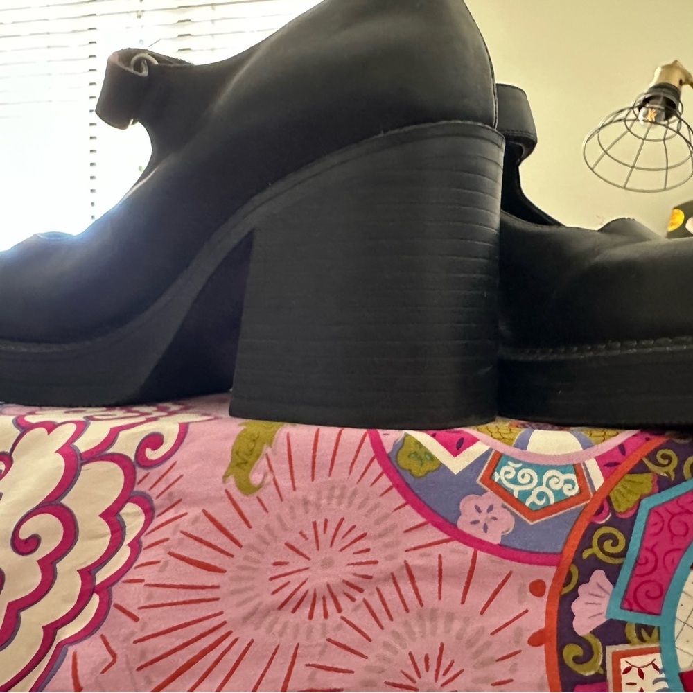 Nine West Black Platform Mary Jane Shoes
Leather - Picture 2 of 3